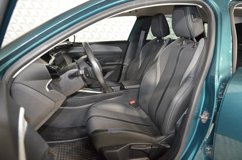 Peugeot 308 (2023) 1.2PT 130 Allure Pack AT - fotka 10 z 21