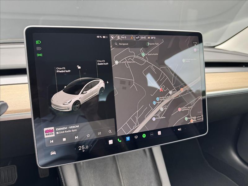Tesla Model 3 LR REFRESH 4WD 82kWh - fotka 18 z 32