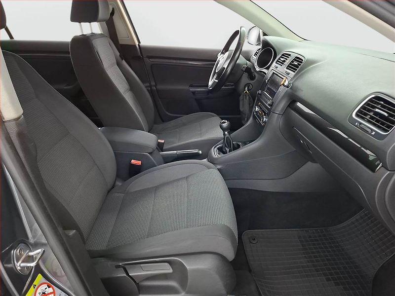 Volkswagen Golf (2010) 1.6 TDI, po STK, Tažné - fotka 9 z 16