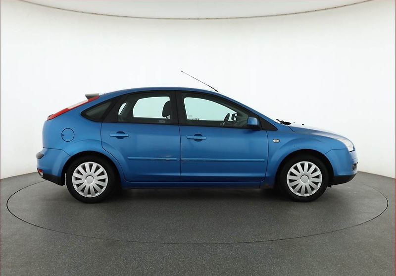 Ford Focus (2007) 1.6 16V, nová STK, Tažné - fotka 6 z 15