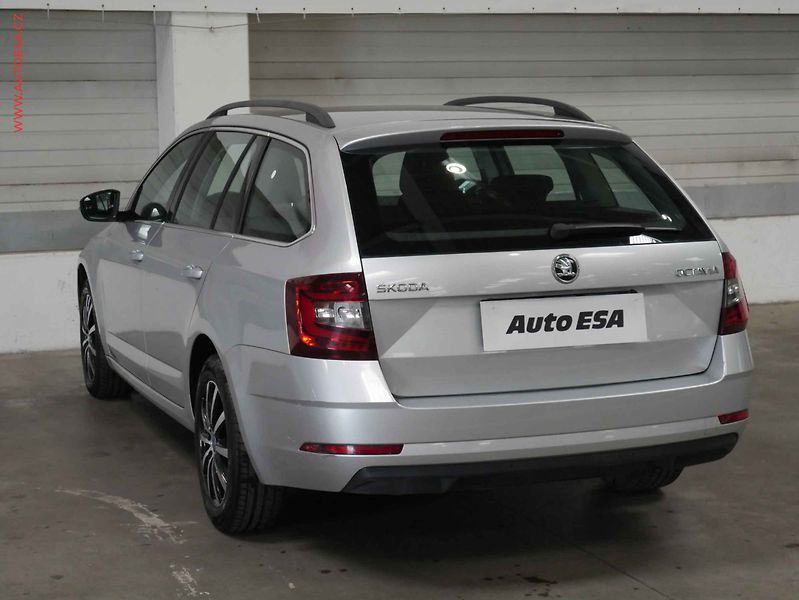 Škoda Octavia (2018) 1.6 TDi, ČR, DSG, LED, AC - fotka 4 z 21
