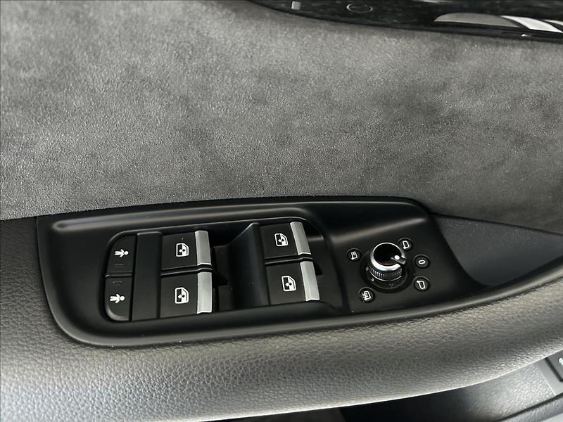 Audi Q7 3,0   50 TDI,QUATTRO,S-LINE - fotka 10 z 37