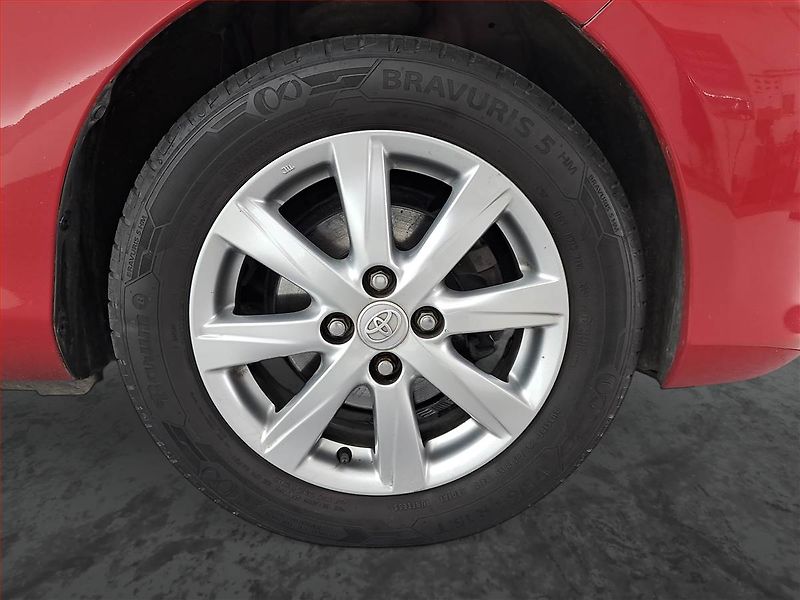 Toyota Yaris (2011) 1.0 VVT-i, Park. senzory - fotka 14 z 15