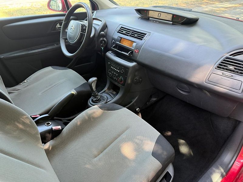 Citroën C4 (2006) 1.6i 16V, 80kw Původ ČR - fotka 9 z 18