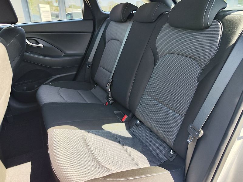Hyundai i30 1.0 T-GDI/88kW Comfort - fotka 10 z 26