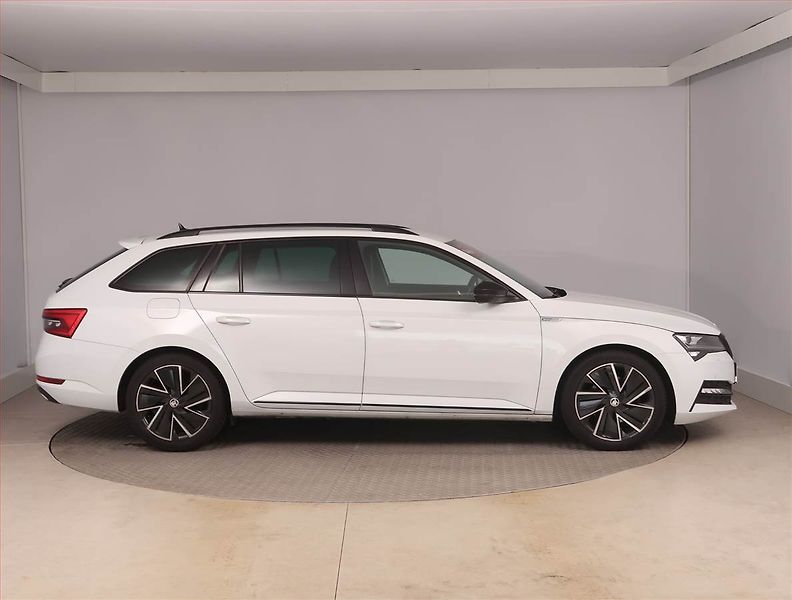 Škoda Superb (2022) Sportline 1.5 TSI - fotka 6 z 18