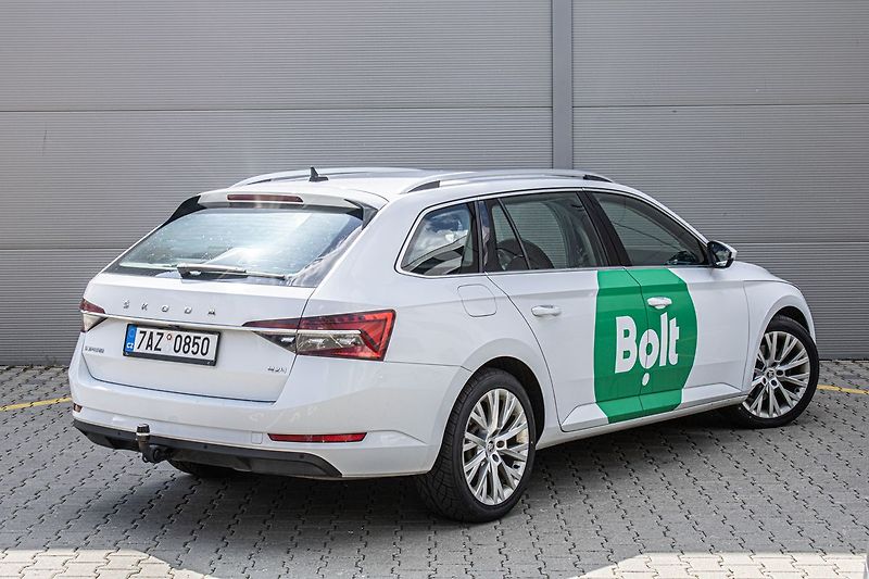 Škoda Superb - fotka 5 z 35