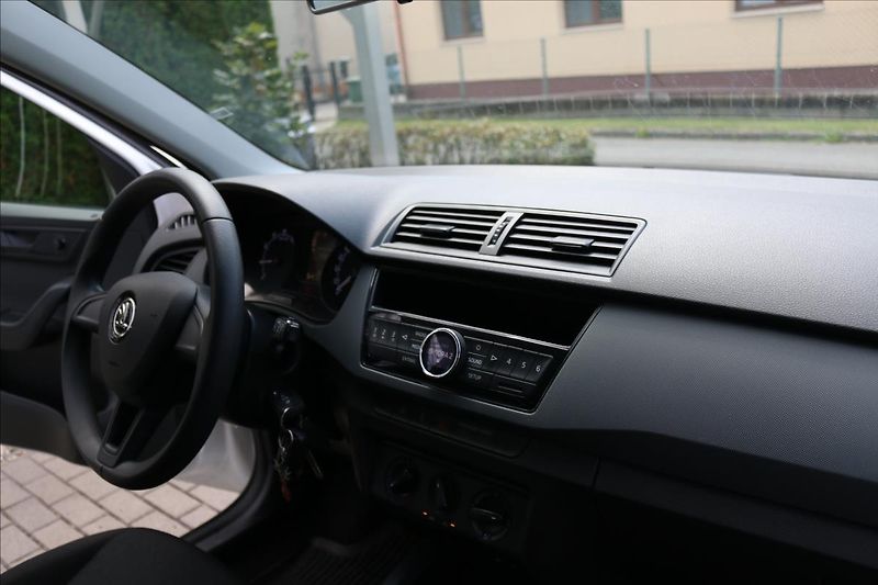 Škoda Fabia 1,0 ČR, 1. Majitel - fotka 22 z 33