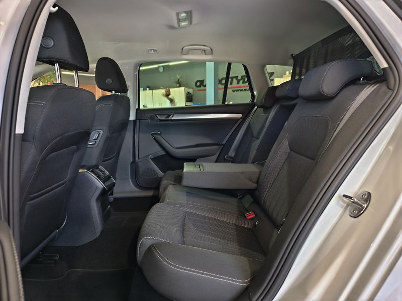 Škoda Superb 2.0 TDi DSG STYLE, ACC, KAMERA - fotka 10 z 25
