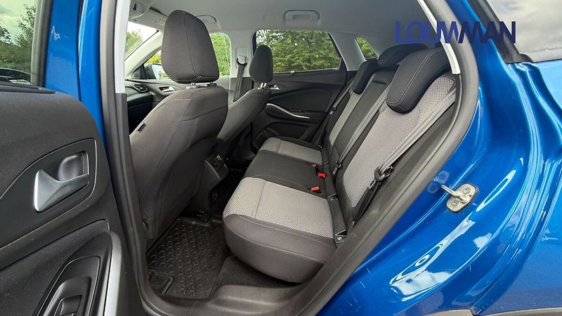Opel Grandland X 1.2T INOVATION - fotka 17 z 25