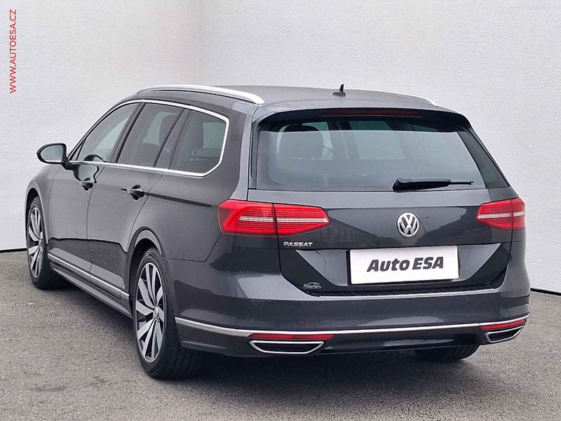 Volkswagen Passat (2019) 1.5TSi, ČR, Highline, LED - fotka 6 z 19