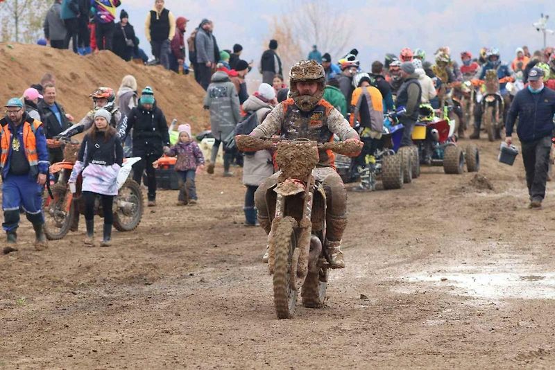Offroad Maraton Most 2025 v lomu v Braňanech.