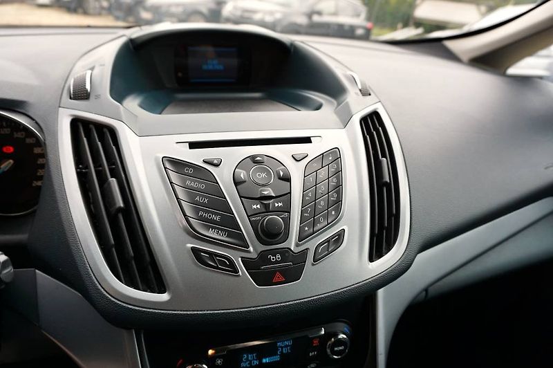 Ford C-MAX (2012) 1,6Ti-VCT 92 kW - fotka 32 z 37