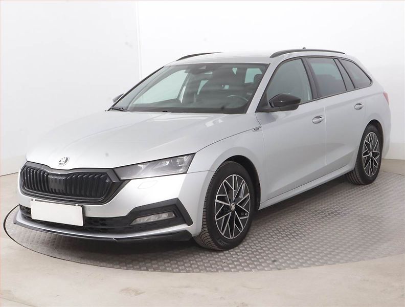 Škoda Octavia (2024) Sportline 2.0 TDI - fotka 2 z 17