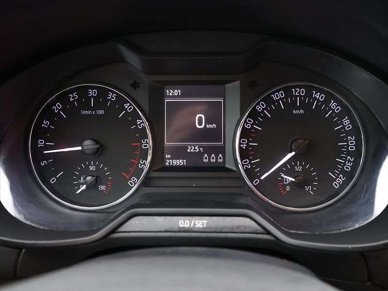 Škoda Octavia 1,6 TDI 81kW Style CZ Xenon - fotka 14 z 27