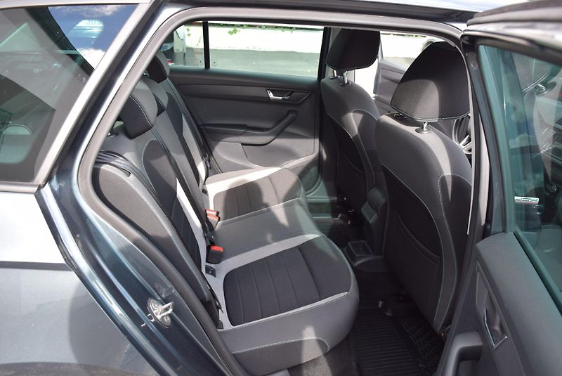 Škoda Fabia (2017) 1.2TSI 81kw DSG JOY NAVI APP - fotka 36 z 41