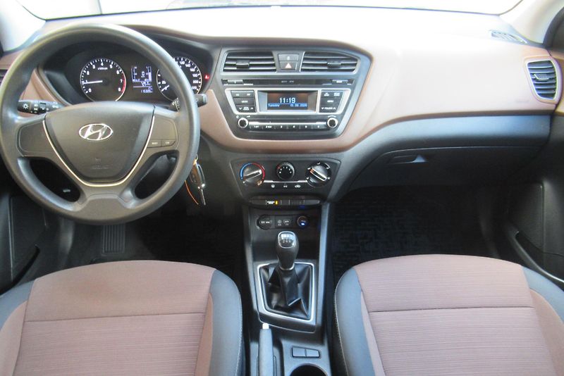 Hyundai i20 1.2i KLIMA PŮVOD ČR 1 MAJITEL - fotka 9 z 19