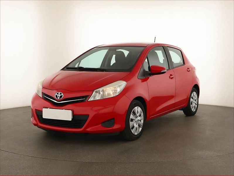 Toyota Yaris (2012) 1.33 Dual VVT-i, Automat - fotka 2 z 13