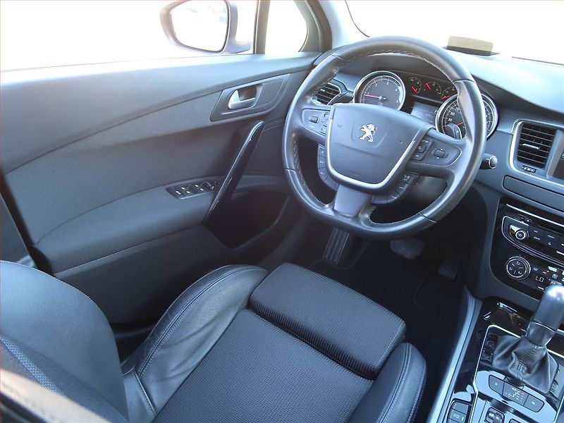 Peugeot 508 (2017) Allure 2.0 BlueHDi, Automat - fotka 7 z 19