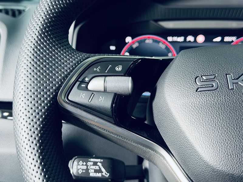 Škoda Karoq (2025) 1.5TSI*SPORT*360*5.LET.ZÁR - fotka 20 z 42