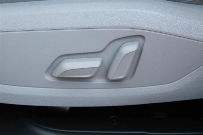 Audi A4 2,0 TDI  AUTOMAT,4x4,VIRTUAL - fotka 30 z 41