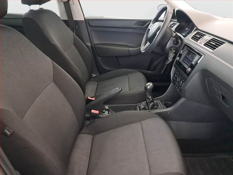 Škoda Rapid (2015) Ambition 1.2 TSI - fotka 9 z 15