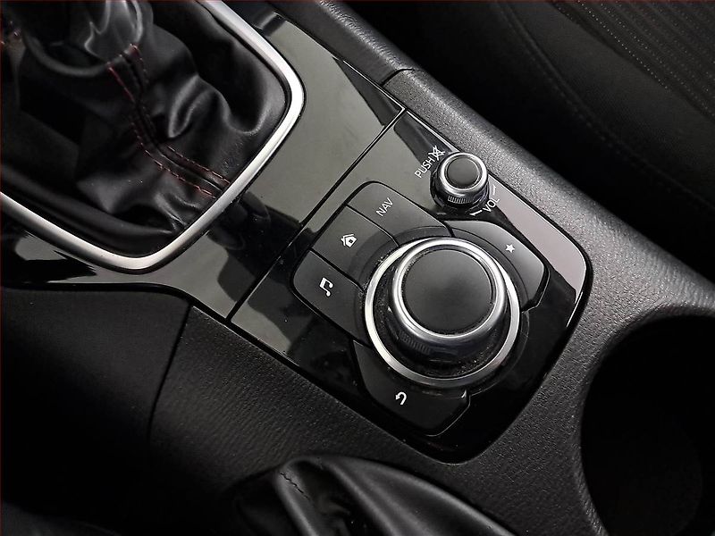 Mazda 3 (2016) 2.0 Skyactiv-G, Navi - fotka 17 z 21