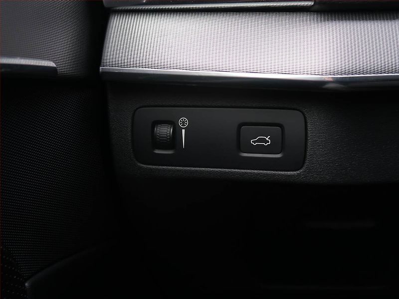 Volvo XC90 (2019) D5 AWD - fotka 22 z 31