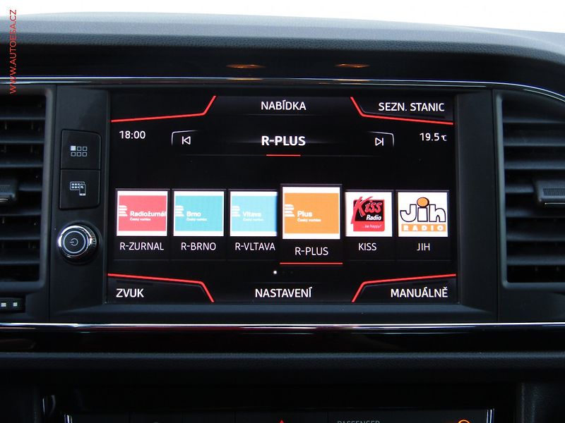 Seat Leon (2019) 2.0 TDI, ČR, FR, DSG, LED - fotka 16 z 20
