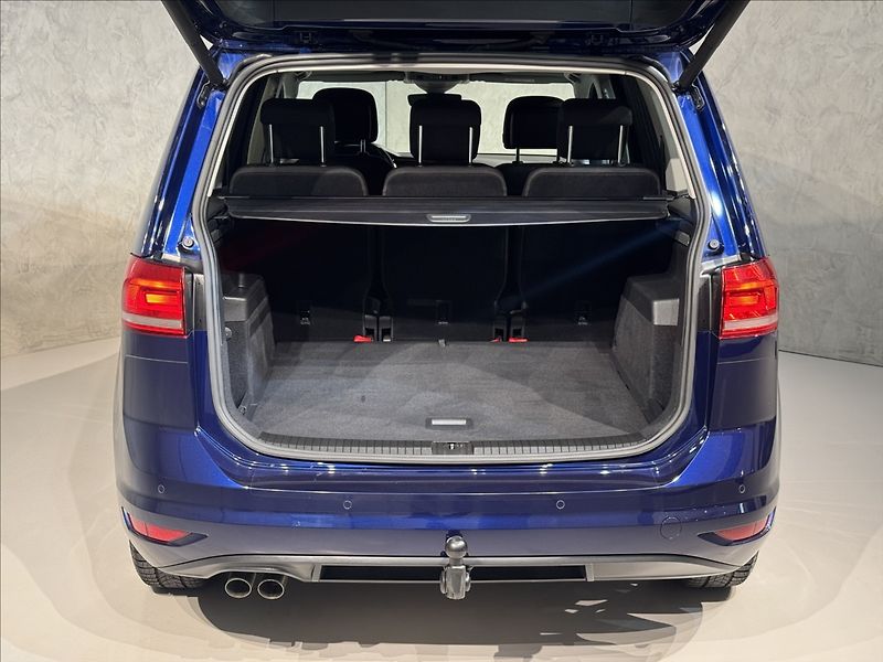 Volkswagen Touran 2,0 TDi  DSG Comfortline Tažné - fotka 9 z 43