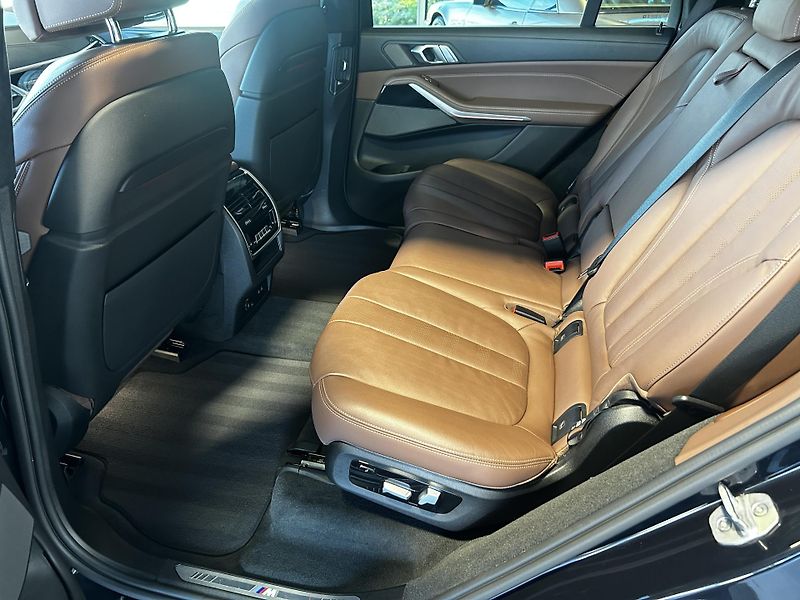 BMW X7 (2021) M50d Last Edition 1/100 - fotka 13 z 20