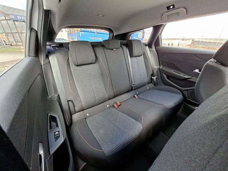 Peugeot 308 (2026) SW STYLE Hybrid 145 e-DCS6 - fotka 6 z 25