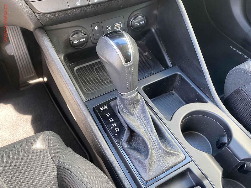 Hyundai Tucson (2019) 1.6 CRDi, AT, panor, navi - fotka 16 z 19
