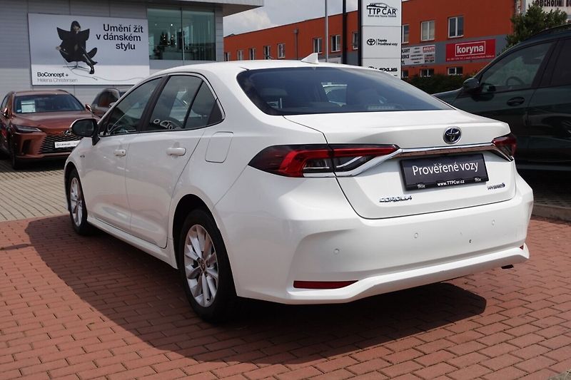 Toyota Corolla 1,8HSD Comfort + Style - fotka 6 z 31
