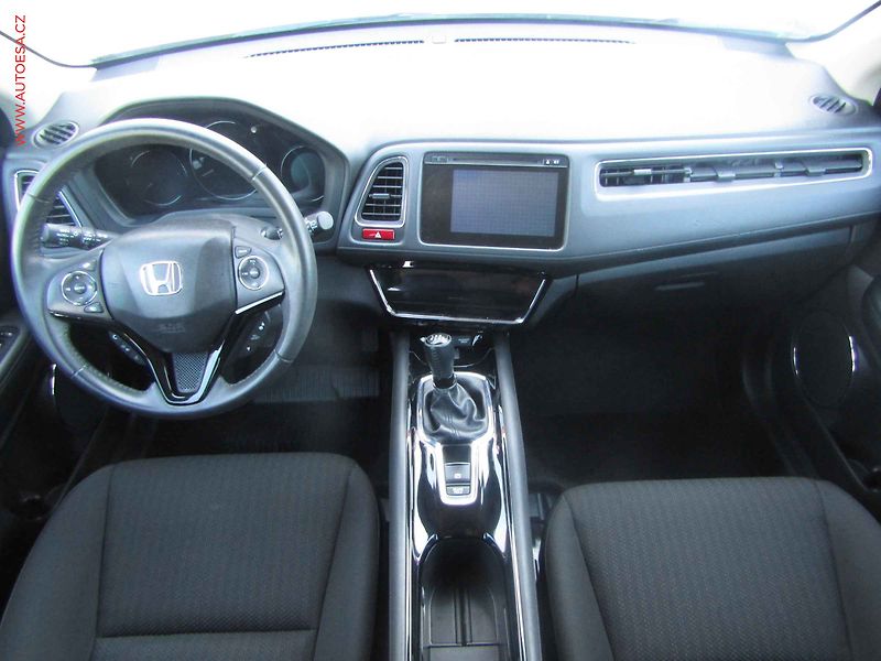Honda HR-V (2018) 1.5 i-VTEC, Elegance - fotka 8 z 18