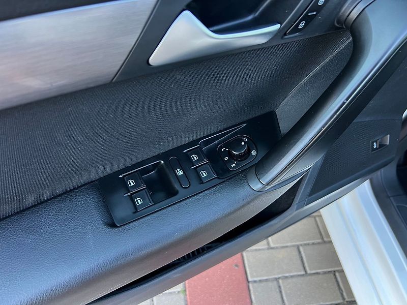 Volkswagen Passat TDI-ALU-NAVI-PLNÝ SERVIS - fotka 13 z 45