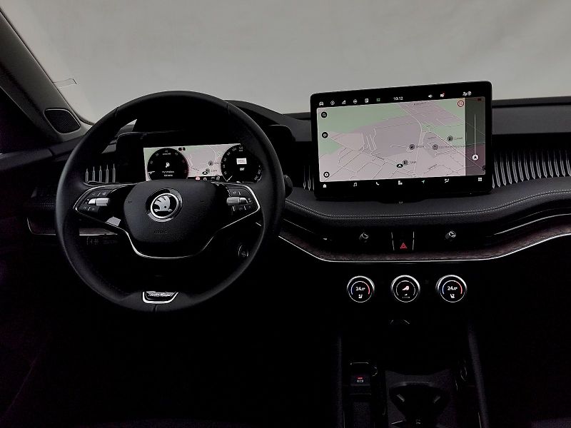 Škoda Superb (2024) L&K 2,0 Tdi 110 Kw DSG - fotka 6 z 41