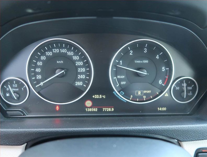 BMW Řada 3 (2019) 320d xDrive GT, 4X4, Automat - fotka 11 z 14