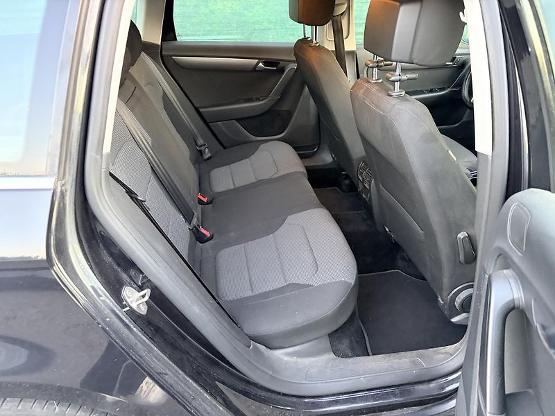 Volkswagen Passat 1.6TDI 77KW - fotka 30 z 36