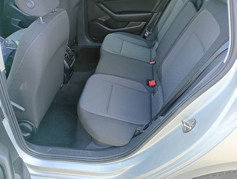 Volkswagen Passat (2021) 2.0 TDI, 110 kW tažné LED manu - fotka 7 z 26
