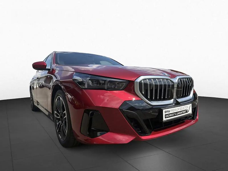 BMW i5 eDrive40 M-Sport B&W Pano 360 - fotka 2 z 7