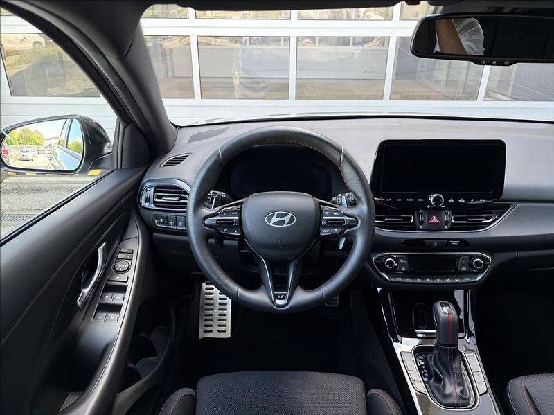 Hyundai i30 1,5 T-GDI DCT  WG FL N-Line - fotka 15 z 23