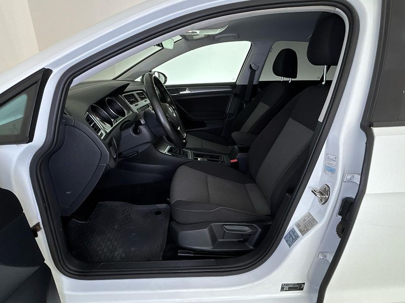 Volkswagen Golf Trendline - fotka 7 z 27