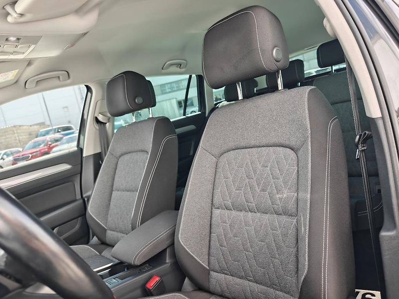 Volkswagen Passat Business  2,0TDi - fotka 6 z 23