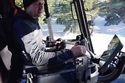 Rolba na údržbu běžkařských tras v Jeseníkách mezi Červenohorským sedlem v Vřesovou studánkou. Řídí Petr Mrkvica.