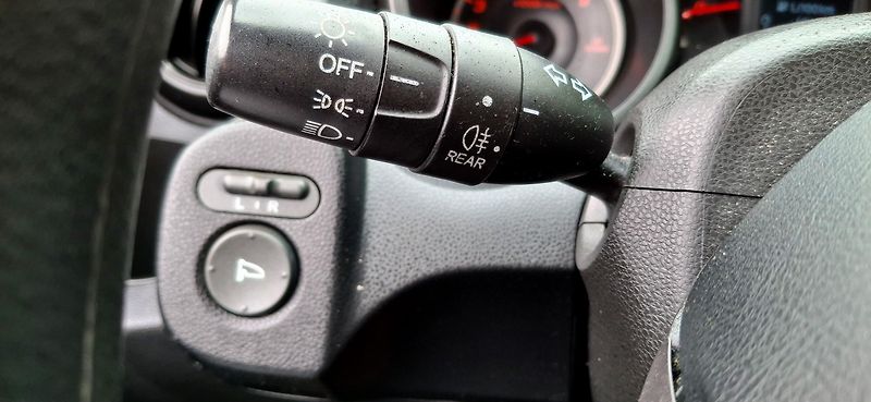 Honda Jazz 1.2 VTEC 66 kw - fotka 29 z 42