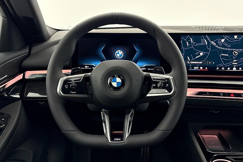 BMW Řada 5 540d xDrive Touring - fotka 13 z 17