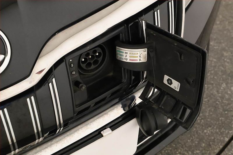 Škoda Superb (2022) Laurin&Klement iV 1.4 TSI PHEV - fotka 22 z 23
