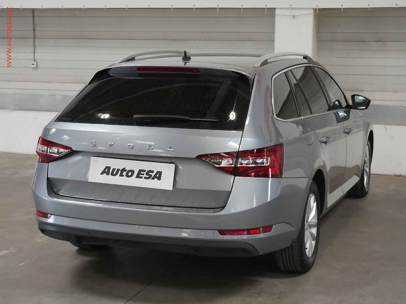 Škoda Superb (2017) 2.0 TDi, ČR, Style, DSG - fotka 6 z 23