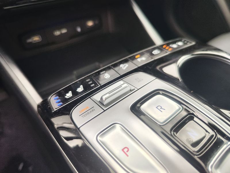 Hyundai Tucson 1.6 T-GDI/196kW Style PRM PHEV - fotka 31 z 41